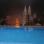 Cl 18A Modern Balcony Klcc View Infinity Pool