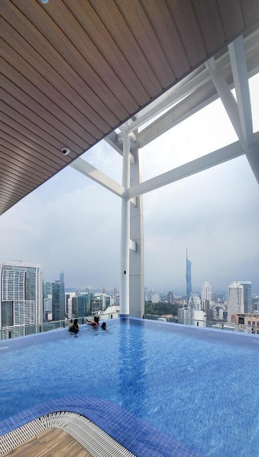 Pangsapuri Cl 18a Modern Balcony Klcc View Infinity Pool