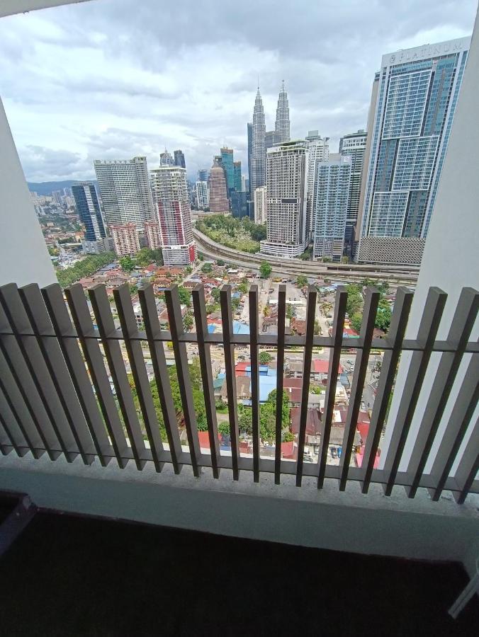 Pangsapuri Cl 18a Modern Balcony Klcc View Infinity Pool