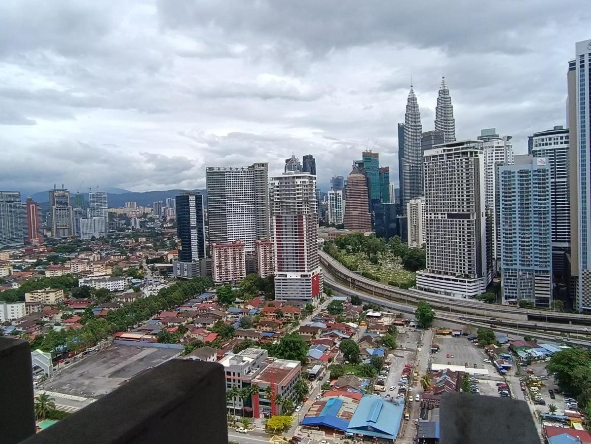 Cl 18a Modern Balcony Klcc View Infinity Pool Pangsapuri *
